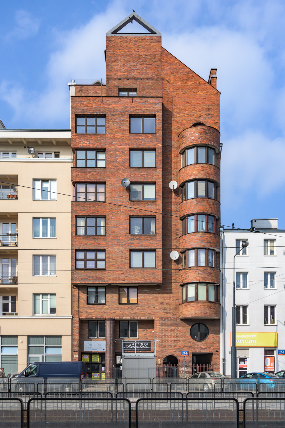 Zdjęcie architektury budynku Budynek mieszkalno-usługowy